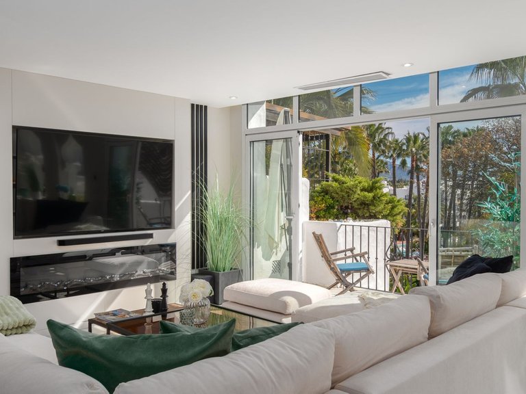 Apartment for Sale in Puerto Banús, Malaga 18