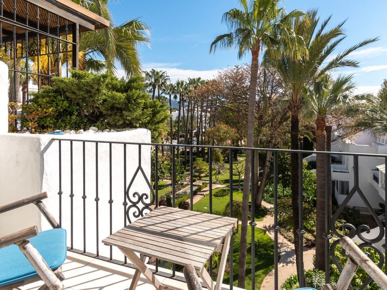 Apartment for Sale in Puerto Banús, Malaga 19