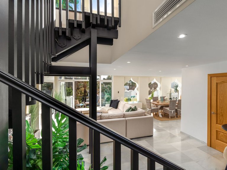 Apartment for Sale in Puerto Banús, Malaga 2