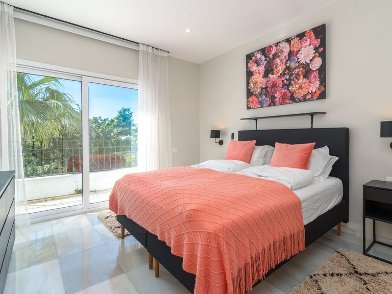 Apartment for Sale in Puerto Banús, Malaga 23