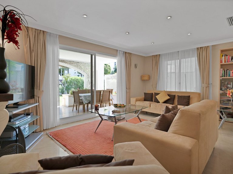 Apartment for Sale in New Golden Mile, Malaga 11