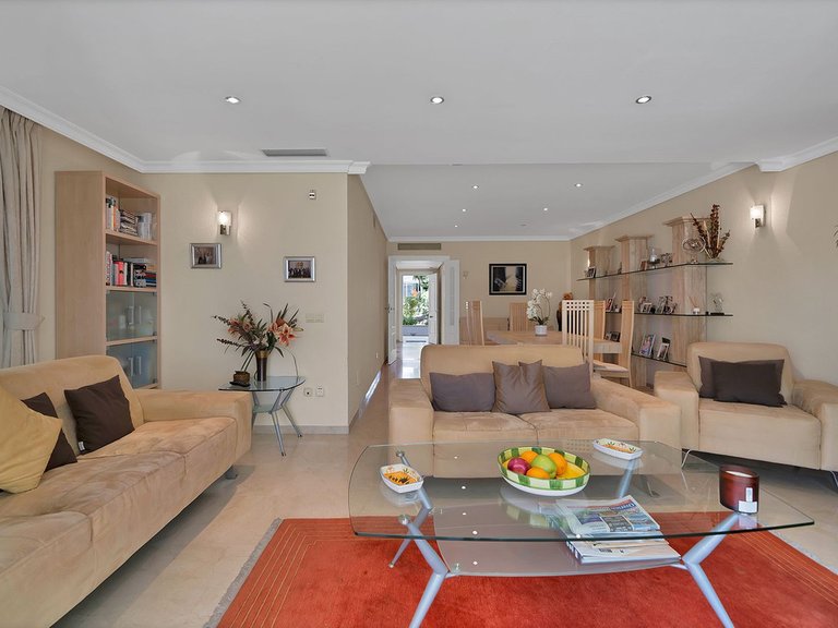 Apartment for Sale in New Golden Mile, Malaga 12