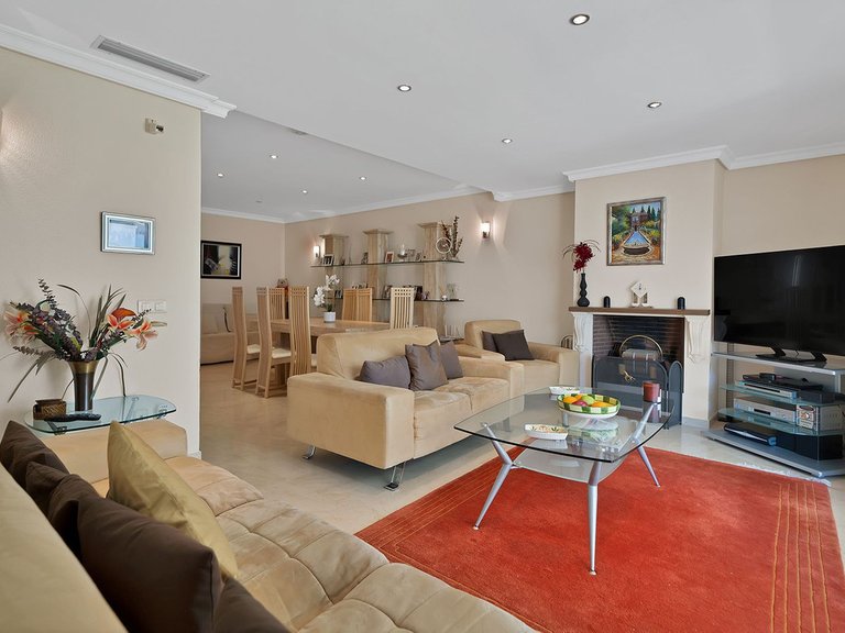 Apartment for Sale in New Golden Mile, Malaga 13