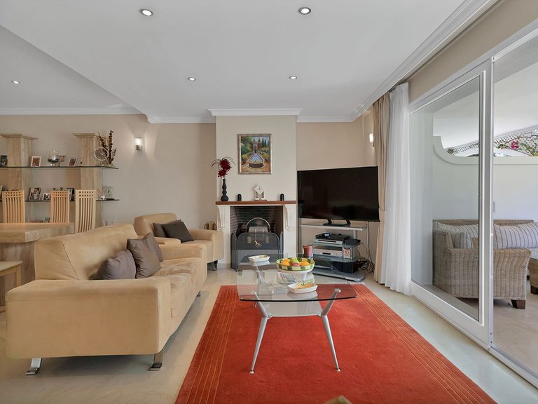Apartment for Sale in New Golden Mile, Malaga 14