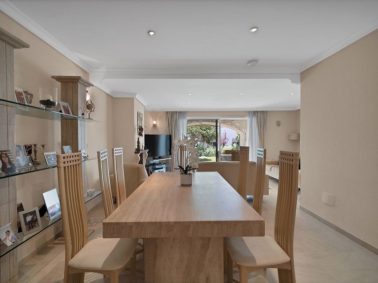 Apartment for Sale in New Golden Mile, Malaga 17