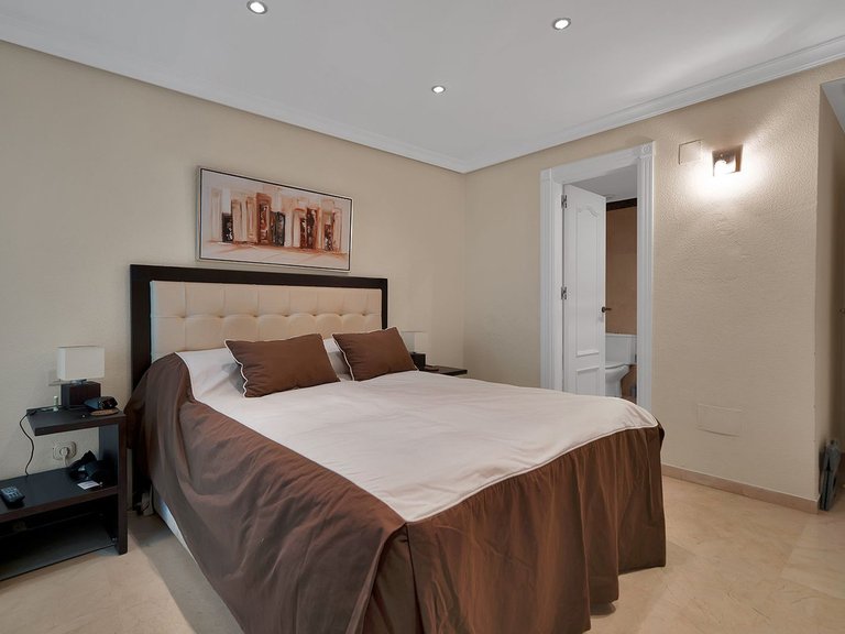 Apartment for Sale in New Golden Mile, Malaga 21