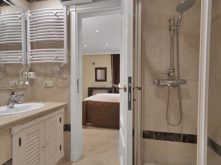 Apartment for Sale in New Golden Mile, Malaga 23