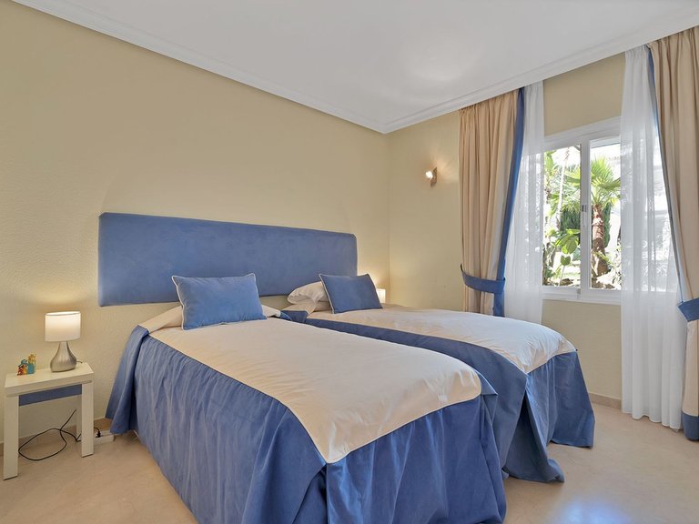 Apartment for Sale in New Golden Mile, Malaga 24