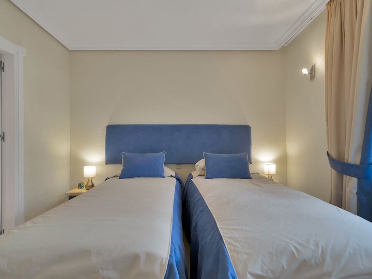 Apartment for Sale in New Golden Mile, Malaga 25