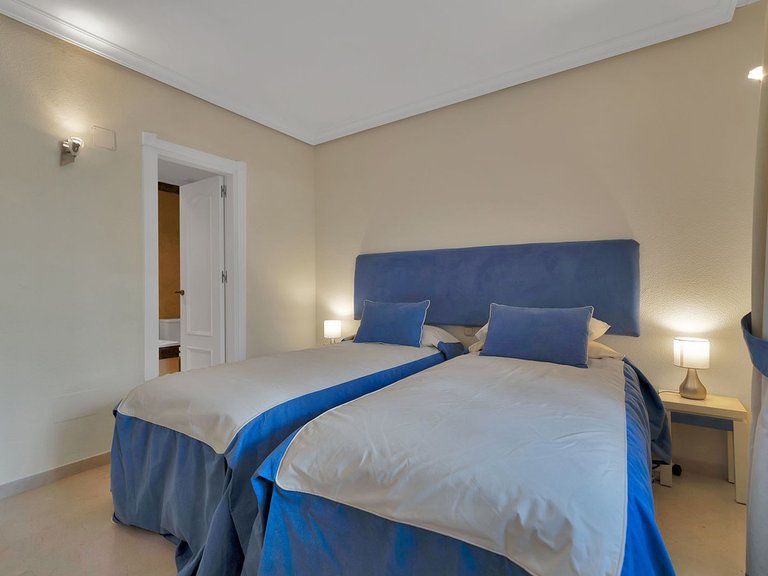 Apartment for Sale in New Golden Mile, Malaga 26