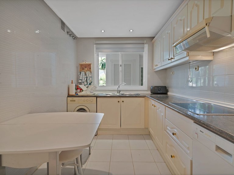 Apartment for Sale in New Golden Mile, Malaga 34