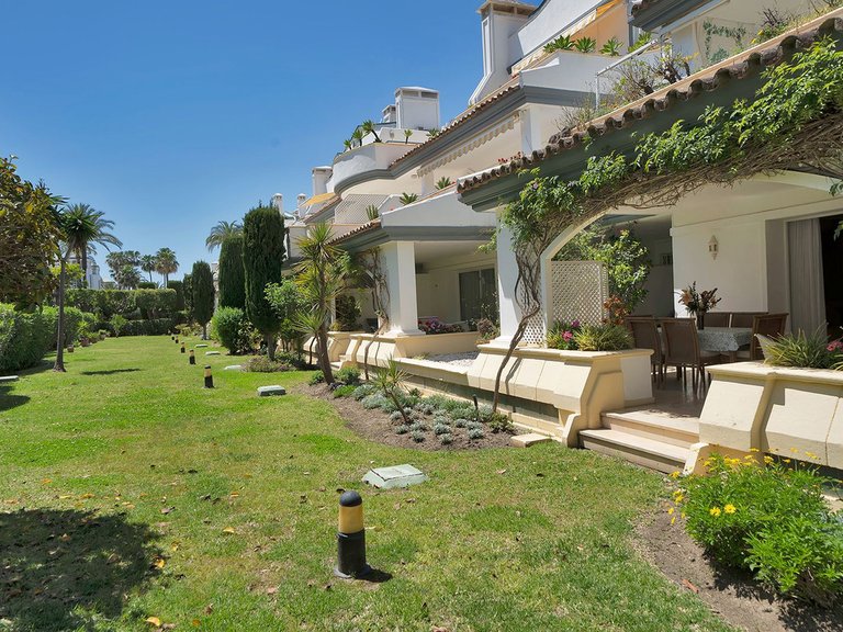 Apartment for Sale in New Golden Mile, Malaga 38