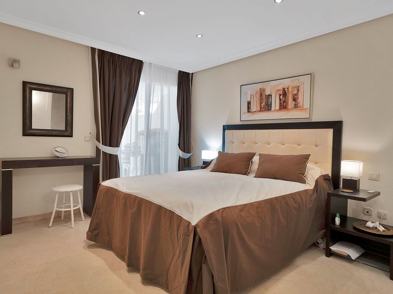 Apartment for Sale in New Golden Mile, Malaga 7