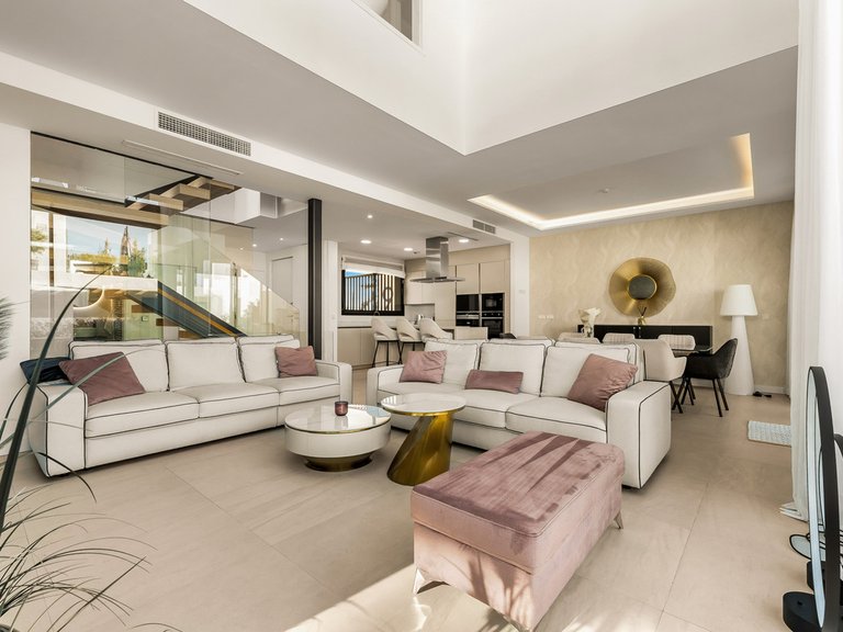 Villa for Sale in Río Real, Malaga 1