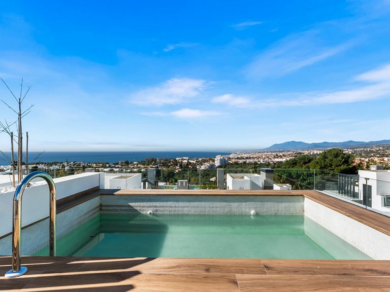Villa for Sale in Río Real, Malaga 41