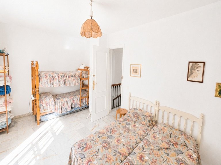 Villa for Sale in Fuengirola, Malaga 28