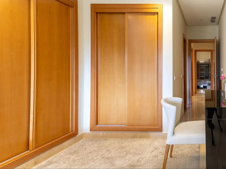Apartment for Sale in Puerto Banús, Malaga 11