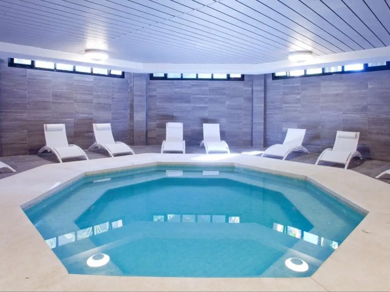 Apartment for Sale in Puerto Banús, Malaga 14