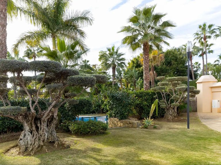 Apartment for Sale in Puerto Banús, Malaga 3