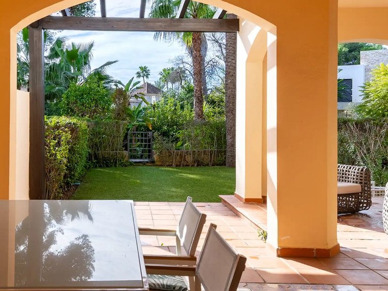 Apartment for Sale in Puerto Banús, Malaga 7