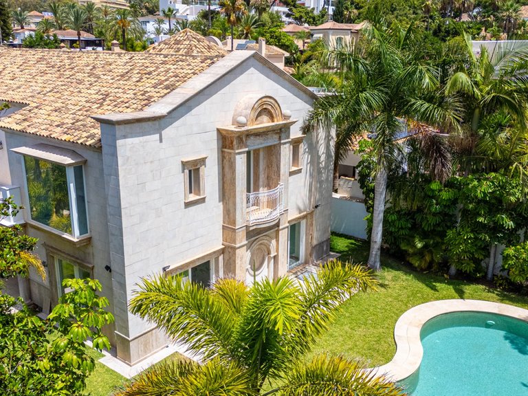 Villa for Sale in Marbella, Malaga 1