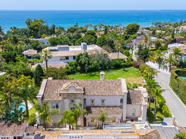 Villa for Sale in Marbella, Malaga 11