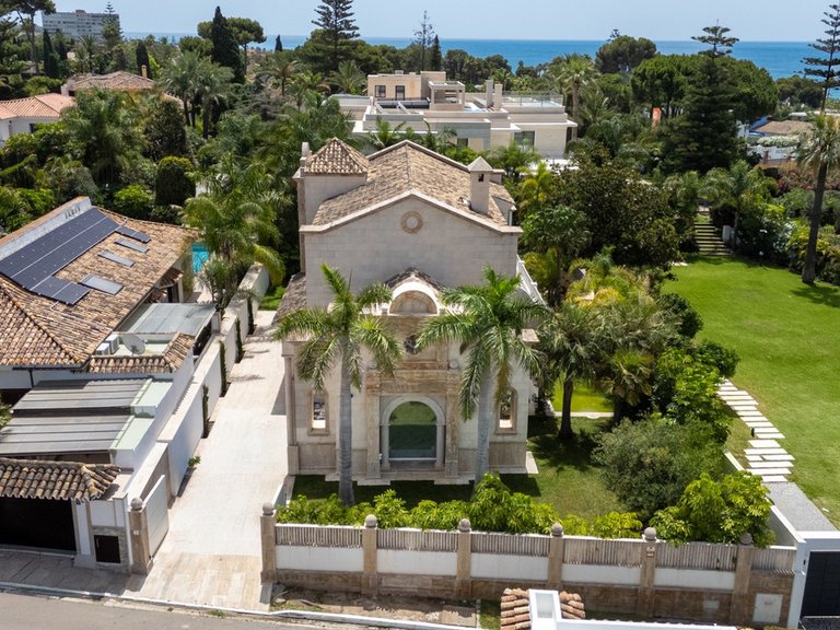 Villa for Sale in Marbella, Malaga 12