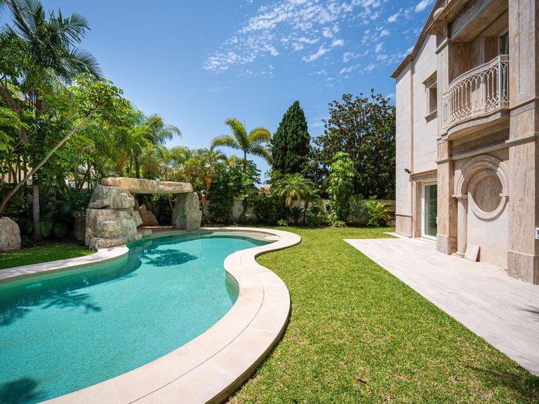 Villa for Sale in Marbella, Malaga 20