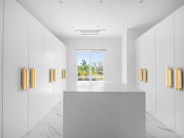 Villa for Sale in Marbella, Malaga 26