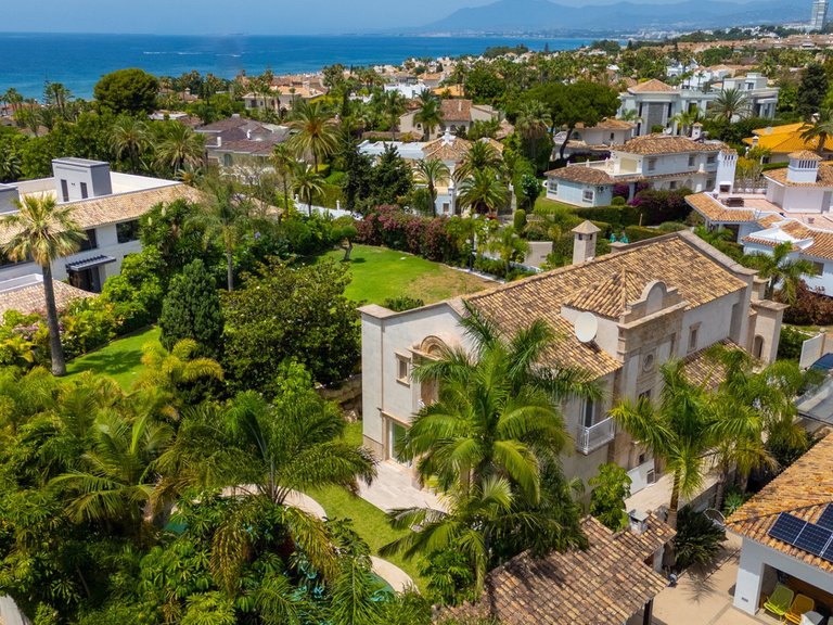 Villa for Sale in Marbella, Malaga 28