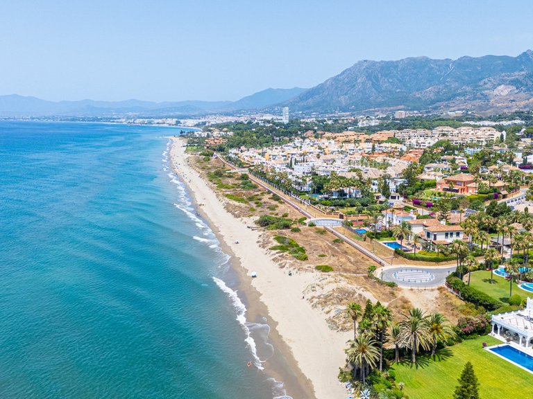 Villa for Sale in Marbella, Malaga 44