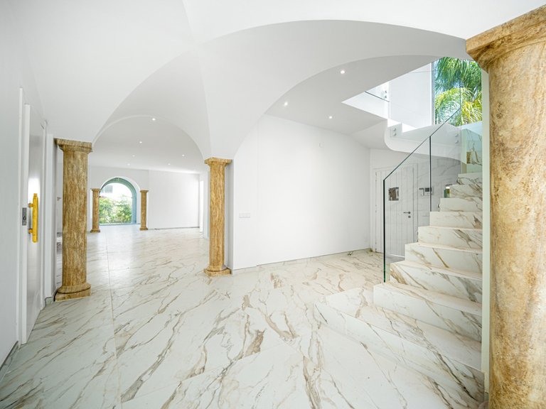 Villa for Sale in Marbella, Malaga 5