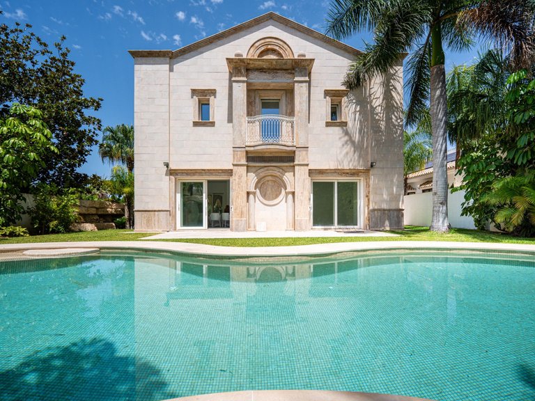 Villa for Sale in Marbella, Malaga 6