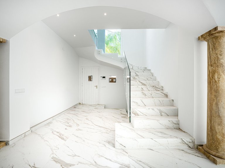 Villa for Sale in Marbella, Malaga 8