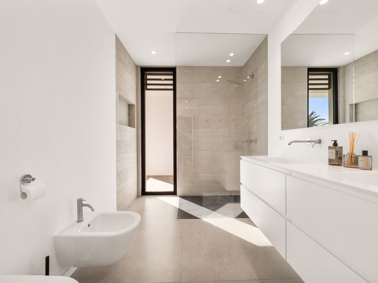 Villa for Sale in New Golden Mile, Malaga 12