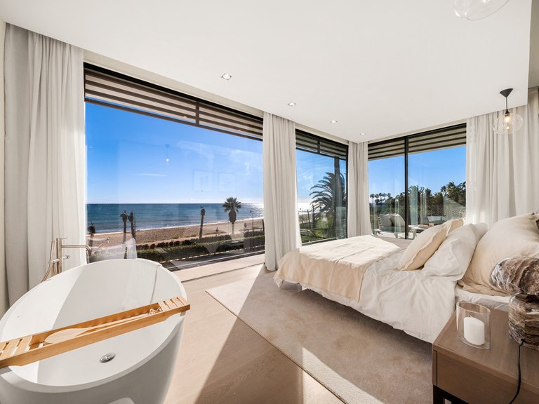Villa for Sale in New Golden Mile, Malaga 13