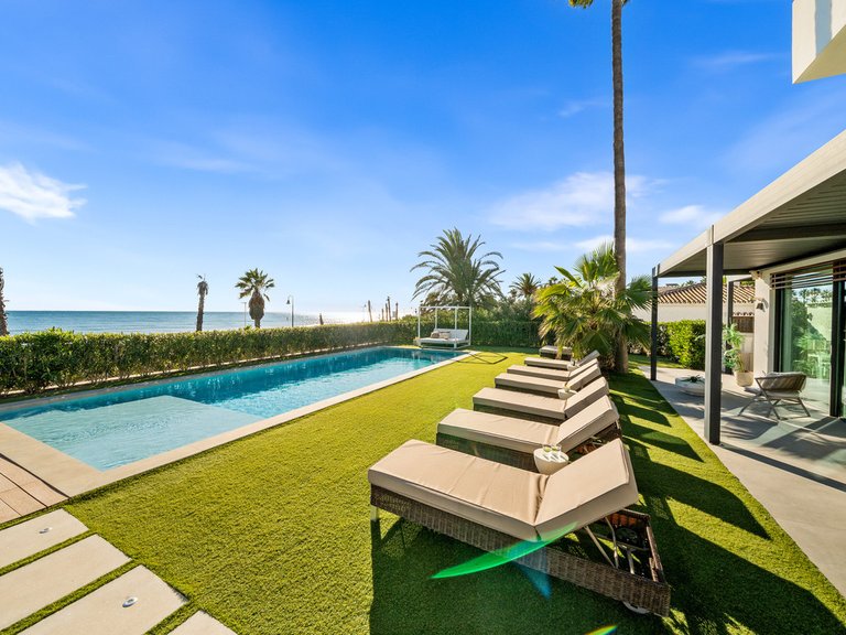 Villa for Sale in New Golden Mile, Malaga 20