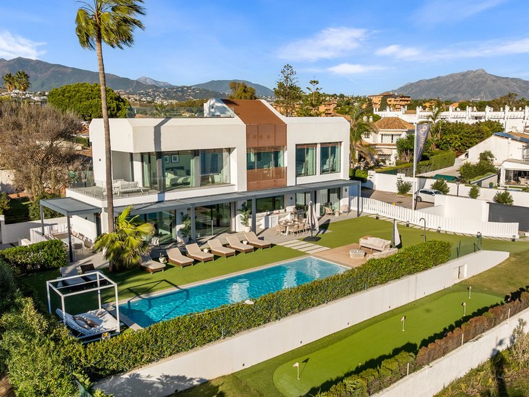 Villa for Sale in New Golden Mile, Malaga 29