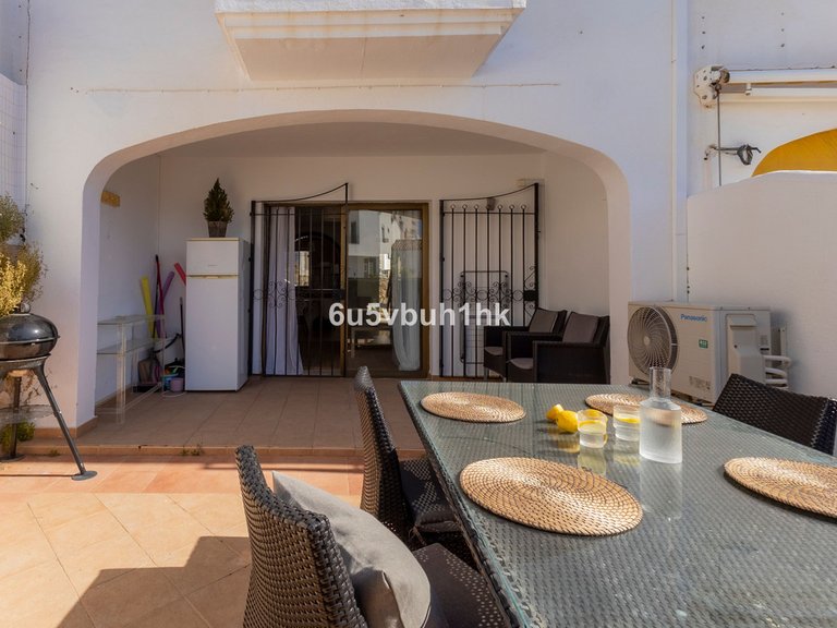Villa for Sale in Benalmadena Costa, Malaga 1