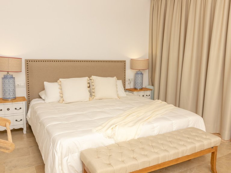 Villa for Sale in Nagüeles, Malaga 25