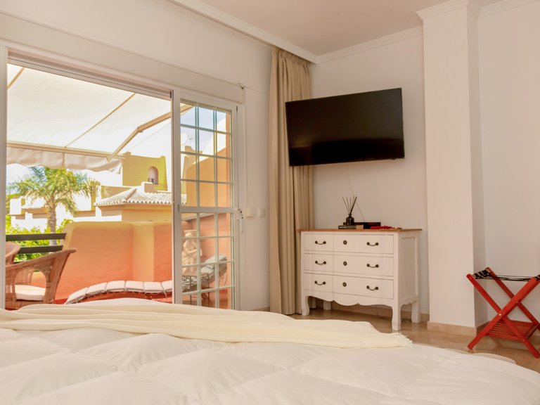 Villa for Sale in Nagüeles, Malaga 26