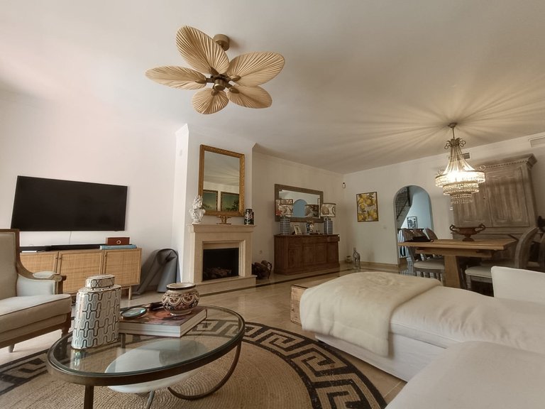 Villa for Sale in Nagüeles, Malaga 43