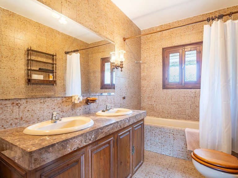 Villa for Sale in Mayorazgo, Malaga 19