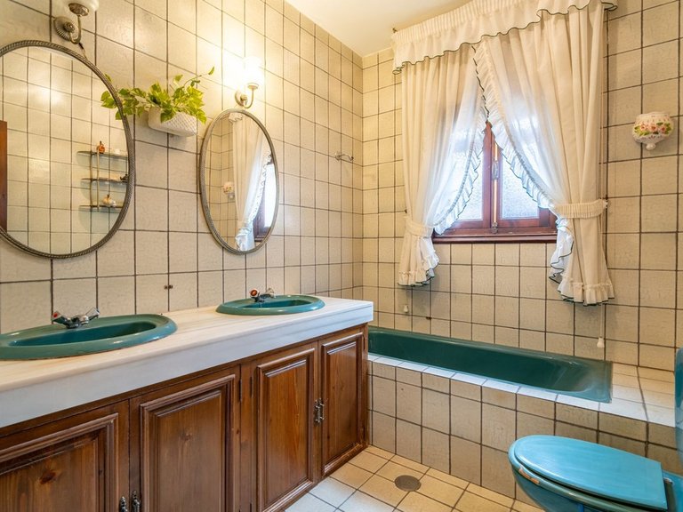 Villa for Sale in Mayorazgo, Malaga 20