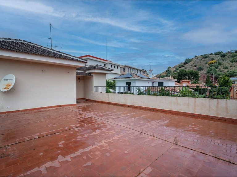 Villa for Sale in Mayorazgo, Malaga 29