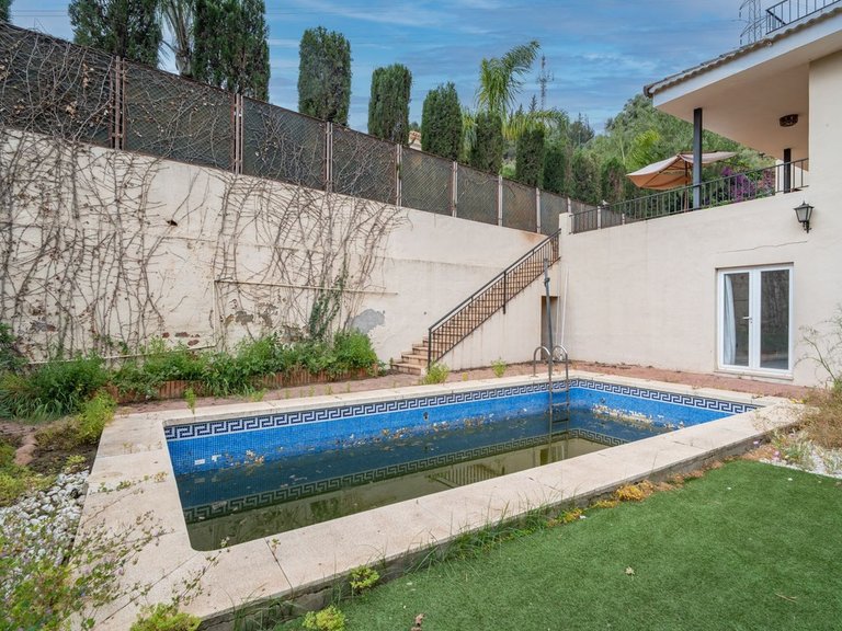 Villa for Sale in Mayorazgo, Malaga 36