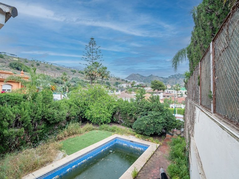 Villa for Sale in Mayorazgo, Malaga 38
