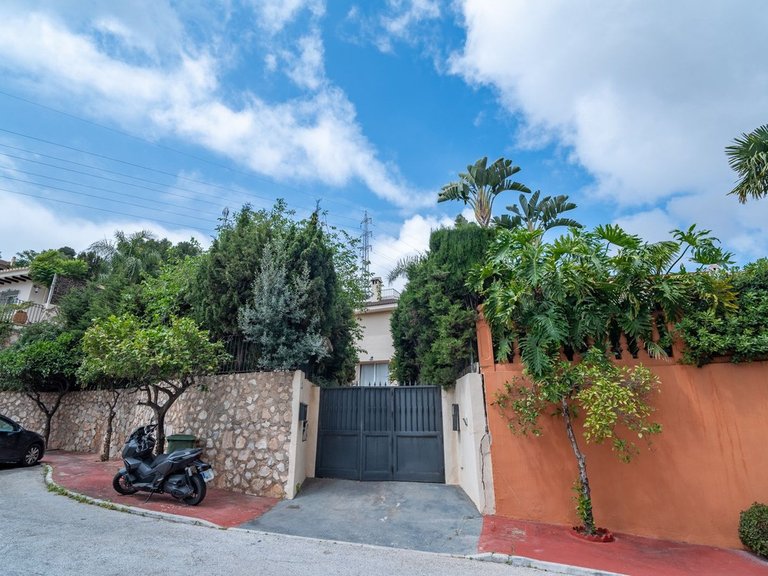 Villa for Sale in Mayorazgo, Malaga 41