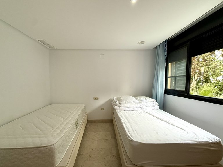 Apartment for Sale in Puerto Banús, Malaga 12