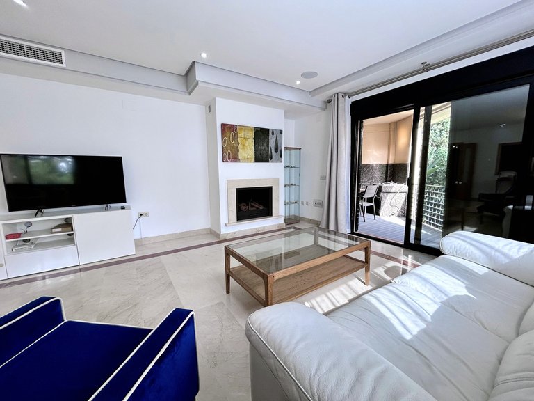 Apartment for Sale in Puerto Banús, Malaga 5